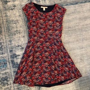 Forever 21 floral dress with scalloped back